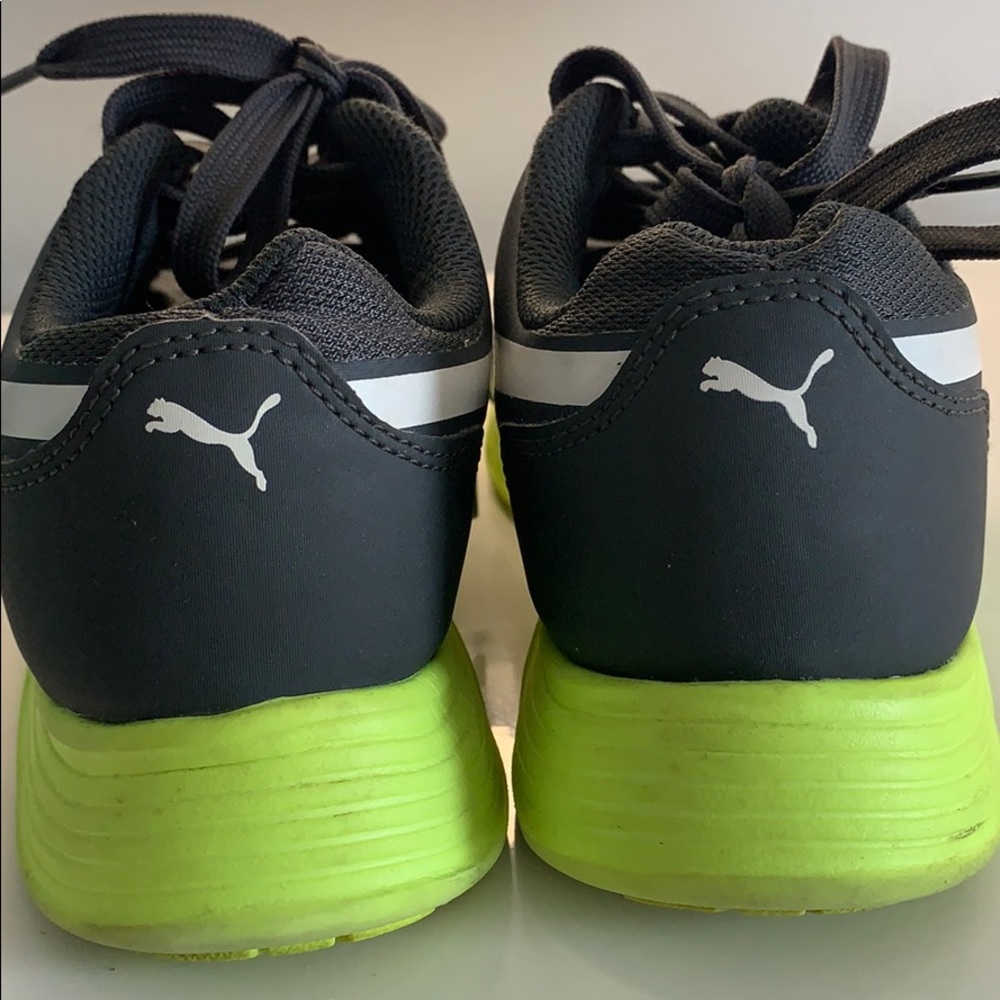 Puma shoes - Picture 3 of 6